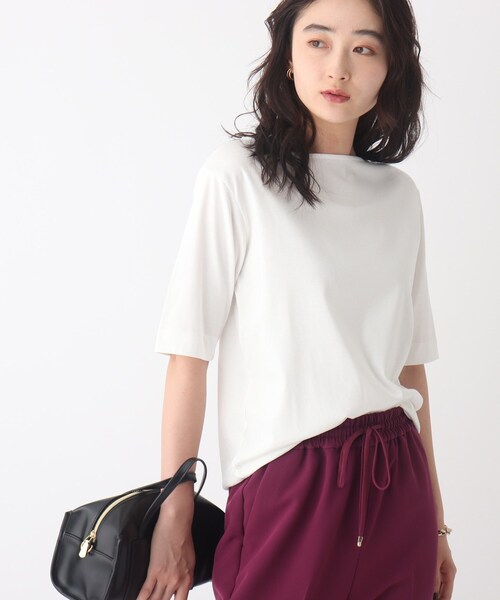 OPAQUE.CLIP(オペークドットクリップ)の「◆シルキースーピマ ボートネックカットソー【WEB限定サイズ】(Tシャツ/カットソー・レディース・チャコールグレー/ブラック/ホワイト系/イエロー/パープル系/ブルー・36/38/40/42)」の2枚目の写真