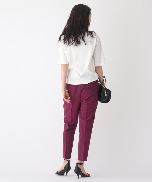 OPAQUE.CLIP(オペークドットクリップ)の「◆シルキースーピマ ボートネックカットソー【WEB限定サイズ】(Tシャツ/カットソー・レディース・チャコールグレー/ブラック/ホワイト系/イエロー/パープル系/ブルー・36/38/40/42)」の7枚目の写真