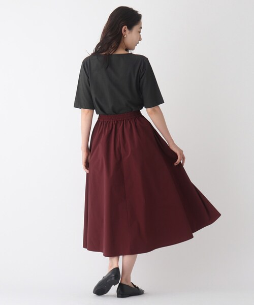 OPAQUE.CLIP(オペークドットクリップ)の「◆シルキースーピマ ボートネックカットソー【WEB限定サイズ】(Tシャツ/カットソー・レディース・チャコールグレー/ブラック/ホワイト系/イエロー/パープル系/ブルー・36/38/40/42)」の11枚目の写真