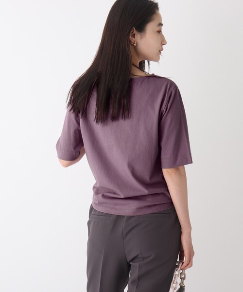 OPAQUE.CLIP(オペークドットクリップ)の「◆シルキースーピマ ボートネックカットソー【WEB限定サイズ】(Tシャツ/カットソー・レディース・チャコールグレー/ブラック/ホワイト系/イエロー/パープル系/ブルー・36/38/40/42)」の20枚目の写真