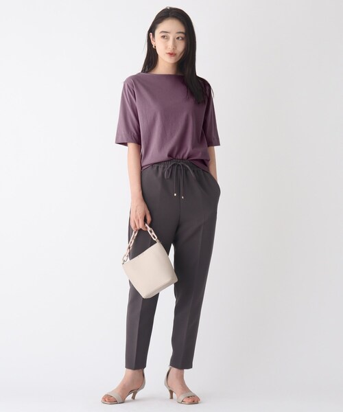 OPAQUE.CLIP(オペークドットクリップ)の「◆シルキースーピマ ボートネックカットソー【WEB限定サイズ】(Tシャツ/カットソー・レディース・チャコールグレー/ブラック/ホワイト系/イエロー/パープル系/ブルー・36/38/40/42)」の21枚目の写真