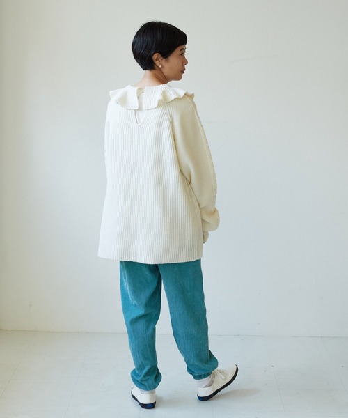 yuni（ユニ ）の「2/28セミ梳毛 5G frilled collor プルオーバー 