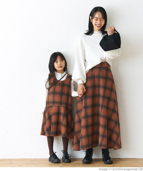 coca（coca）（コカ）の「キッズ 親子お揃い前後2wayヘビーネルチェック柄フレアジャンパースカート（ジャンパースカート・キッズ・ブラウン/オレンジ・100/110/120/130）」の8枚目の写真