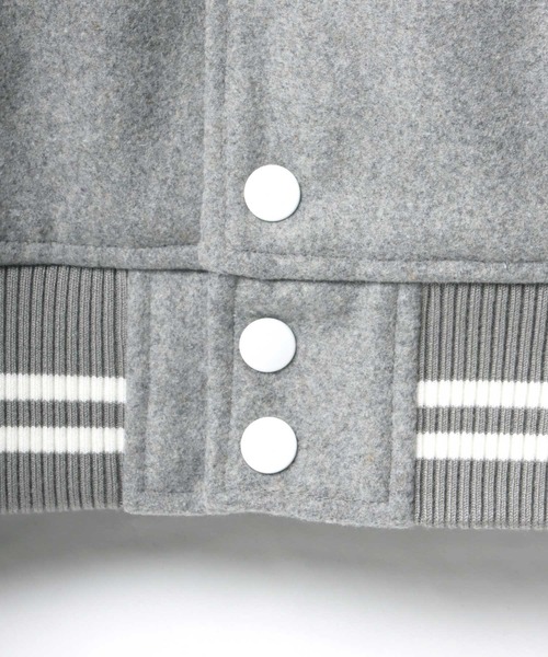 Champion（チャンピオン）の「Champion/チャンピオン AWARD JACKET/ビッグシルエット メルトン スタジャン（スタジャン・メンズ・シルバーグレー/ブラック/ネイビー・M/L/XL）」の17枚目の写真