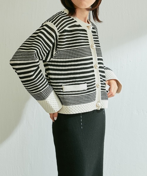 COLLAGE GALLARDAGALANTE（コラージュガリャルダガランテ）の「パールボタンカーデ（カーディガン/ボレロ・レディース・オフホワイト/サックスブルー・FREE）」の14枚目の写真