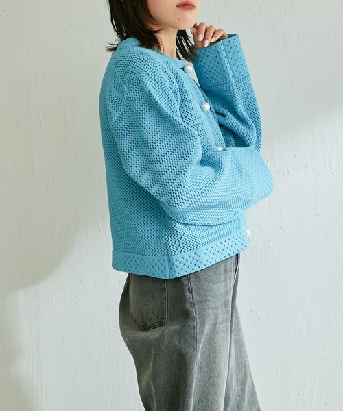 COLLAGE GALLARDAGALANTE（コラージュガリャルダガランテ）の「パールボタンカーデ（カーディガン/ボレロ・レディース・オフホワイト/サックスブルー・FREE）」の10枚目の写真