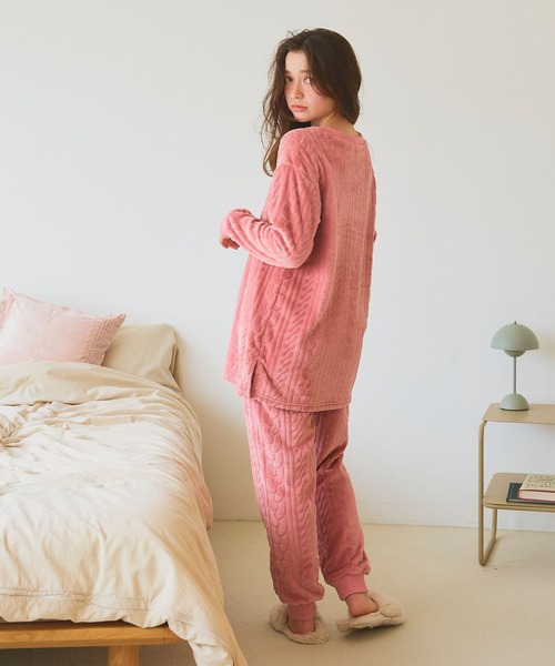 【新品未使用】テディベア柄　ルームウェア　ピンク. 01 セール】【miffy/ミッフィー】刺繍ケーブルフリース長袖トップス