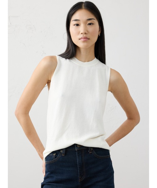 BANANA REPUBLIC FACTORY STORE（バナナリパブリック ファクトリーストア）の「BANANA REPUBLIC FACTORY STORE　　日本限定 ノースリーブセーター（ニット/セーター・レディース・ネイビー/ホワイト/ブラック/ピンク/ブルー/オレンジ/ブラック系その他/ブルー系その他/コバルトブルー/ワイン/ブルー系その他2/スカイブルー/ライトブルー・XS/S/M/L）」の2枚目の写真