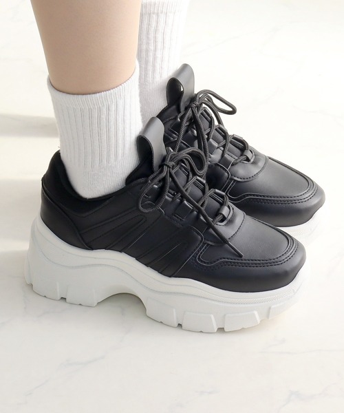 LOVEHUNTER（ラブハンター）の「軽量厚底 ボリュームソールスニーカー（スニーカー・レディース・ホワイト/ブラック/ブラック×ブラック・42/LL/43/41/40/M/L/S/44/SS）」の3枚目の写真