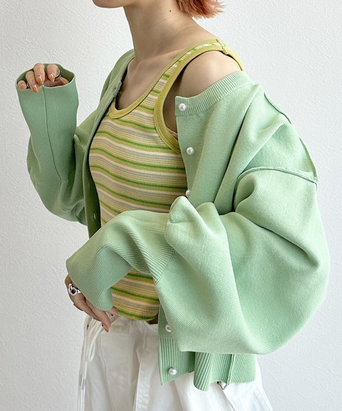 w closet（ダブルクローゼット）の「【カップ付き】マルチボーダータンクトップ（タンクトップ・レディース・グリーン系その他/イエロー系その他・FREE）」の3枚目の写真