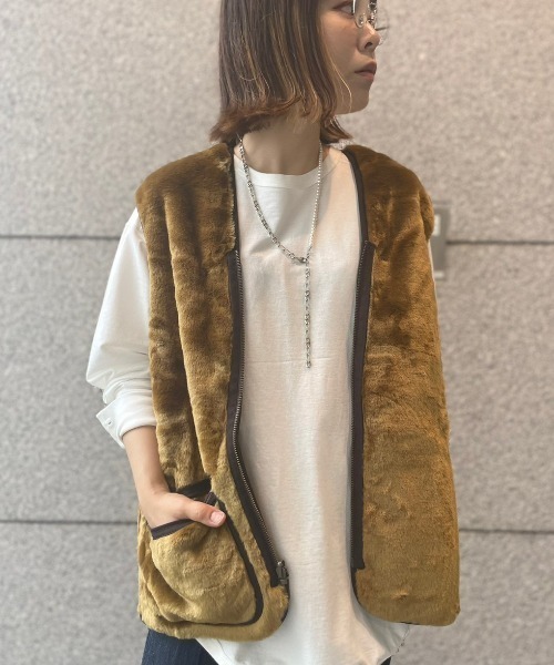 Barbour(バブアー)の「BARBOUR (バブアー) WARM PILE WAISTCOAT ZIPIN LINER(MLI0004)(ベスト・メンズ・ブラウン・40/42)」の1枚目の写真