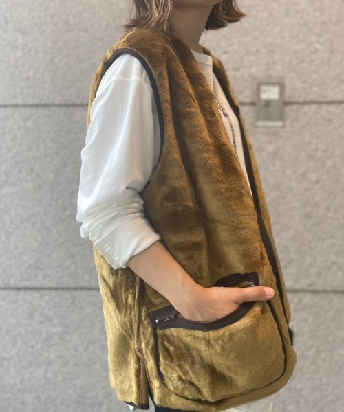 Barbour(バブアー)の「BARBOUR (バブアー) WARM PILE WAISTCOAT ZIPIN LINER(MLI0004)(ベスト・メンズ・ブラウン・40/42)」の11枚目の写真