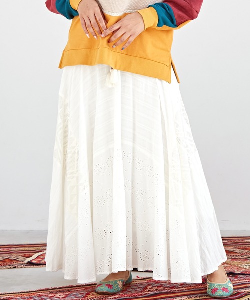 チャイハネ（チャイハネ）の「【チャイハネ】レリーアフレアスカート（スカート・レディース・グリーン/ブラック/イエロー/レッド/ホワイト/カーキ/ブルー/ブラウン/ライトイエロー/ダークブラウン・FREE）」の2枚目の写真