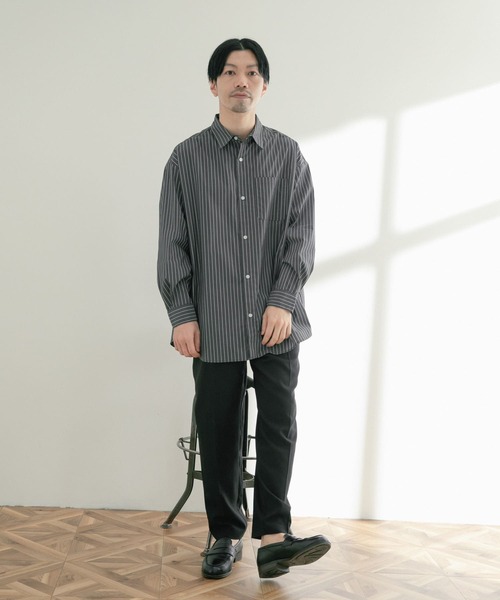 ITEMS URBANRESEARCH(アイテムズ アーバンリサーチ)の「オーバーサイズストライプシャツ(シャツ/ブラウス・メンズ・ブラック/ネイビー/ブルー・LARGE/MEDIUM)」の21枚目の写真