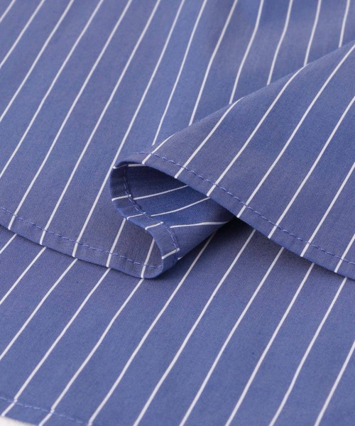 ITEMS URBANRESEARCH(アイテムズ アーバンリサーチ)の「オーバーサイズストライプシャツ(シャツ/ブラウス・メンズ・ブラック/ネイビー/ブルー・LARGE/MEDIUM)」の6枚目の写真
