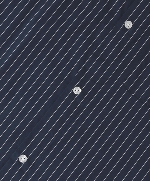 ITEMS URBANRESEARCH(アイテムズ アーバンリサーチ)の「オーバーサイズストライプシャツ(シャツ/ブラウス・メンズ・ブラック/ネイビー/ブルー・LARGE/MEDIUM)」の4枚目の写真