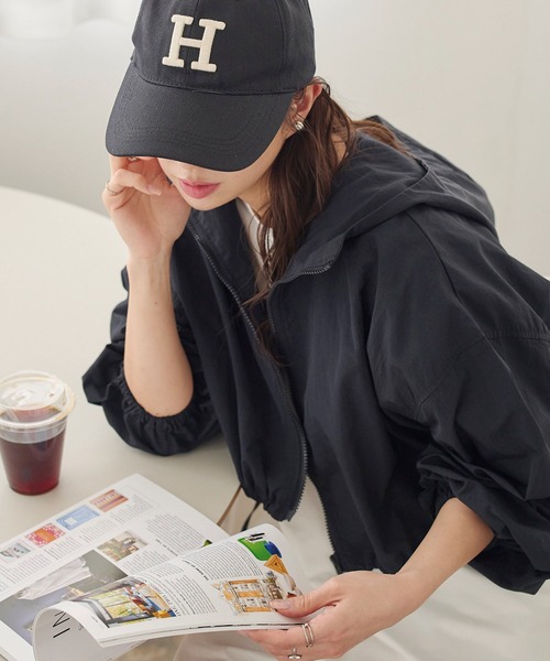 KOBE LETTUCE(コウベレタス)の「サイドリボンショート丈マウンテンパーカー(パーカー・レディース・ブラック/カーキ/グレイッシュベージュ・FREE)」の1枚目の写真