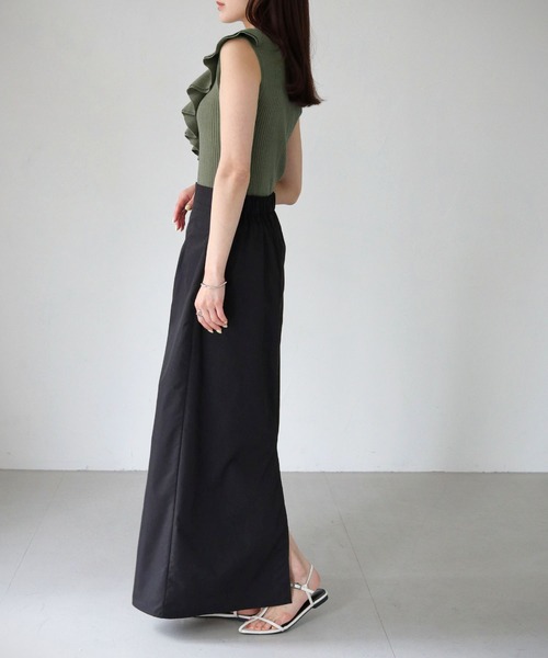 cheriella(シェリエラ)の「【cheriella】WEB限定ラッフルフリルノースリーブリブニット(ニット/セーター・レディース・ブラック/カーキ/ブルー/マスタード・M)」の20枚目の写真