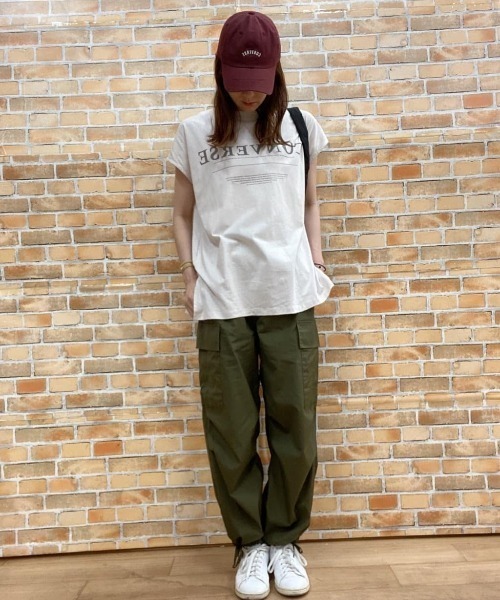 CONVERSE(コンバース)の「CONVERSE コンバース サイドスリット入りフレンチスリーブTシャツ(Tシャツ/カットソー・レディース・ブラック/ホワイト/ライトベージュ・L/M)」の15枚目の写真