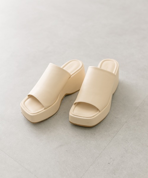 mystic（ミスティック）の「ボリュームサンダル（サンダル・レディース・ブラック/アイボリー・36/37/38）」の4枚目の写真