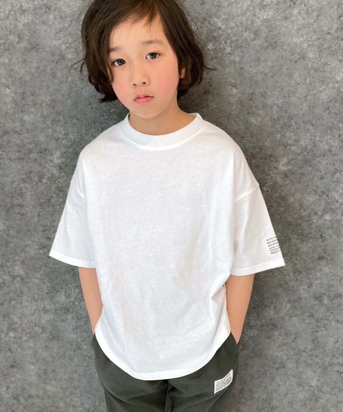 THE CASUAL(カジュアル)の「BIGシルエット 無地半袖ヘムT(Tシャツ/カットソー・キッズ・オフホワイト/ベージュ/ダークグリーン/杢グレー/チャコール/ブラック・160cm/140cm/120cm/150cm/130cm/110cm)」の2枚目の写真