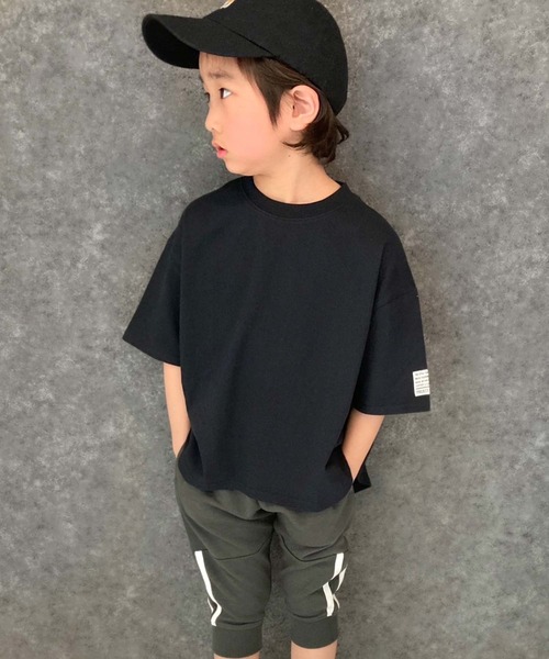 THE CASUAL(カジュアル)の「BIGシルエット 無地半袖ヘムT(Tシャツ/カットソー・キッズ・オフホワイト/ベージュ/ダークグリーン/杢グレー/チャコール/ブラック・160cm/140cm/120cm/150cm/130cm/110cm)」の3枚目の写真