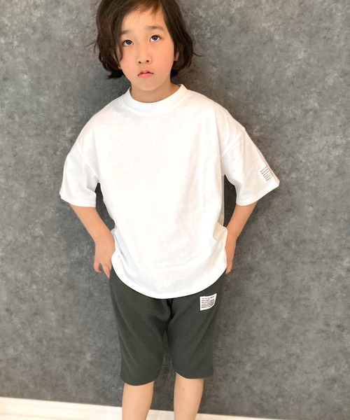 THE CASUAL(カジュアル)の「BIGシルエット 無地半袖ヘムT(Tシャツ/カットソー・キッズ・オフホワイト/ベージュ/ダークグリーン/杢グレー/チャコール/ブラック・160cm/140cm/120cm/150cm/130cm/110cm)」の9枚目の写真