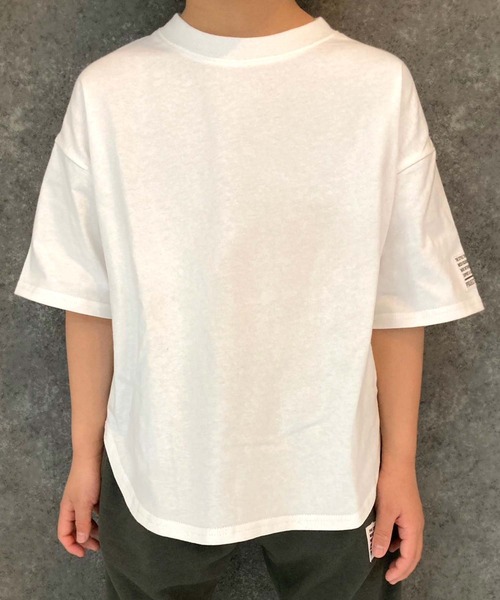 THE CASUAL(カジュアル)の「BIGシルエット 無地半袖ヘムT(Tシャツ/カットソー・キッズ・オフホワイト/ベージュ/ダークグリーン/杢グレー/チャコール/ブラック・160cm/140cm/120cm/150cm/130cm/110cm)」の10枚目の写真