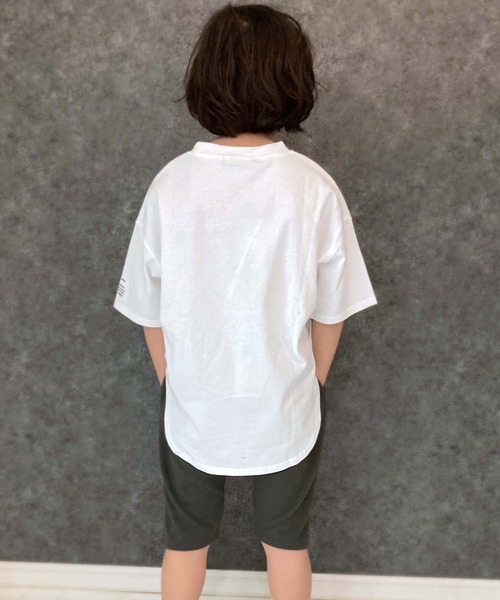 THE CASUAL(カジュアル)の「BIGシルエット 無地半袖ヘムT(Tシャツ/カットソー・キッズ・オフホワイト/ベージュ/ダークグリーン/杢グレー/チャコール/ブラック・160cm/140cm/120cm/150cm/130cm/110cm)」の11枚目の写真