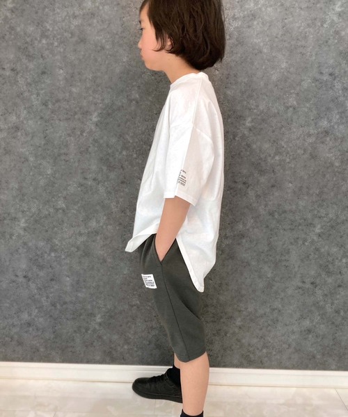 THE CASUAL(カジュアル)の「BIGシルエット 無地半袖ヘムT(Tシャツ/カットソー・キッズ・オフホワイト/ベージュ/ダークグリーン/杢グレー/チャコール/ブラック・160cm/140cm/120cm/150cm/130cm/110cm)」の12枚目の写真
