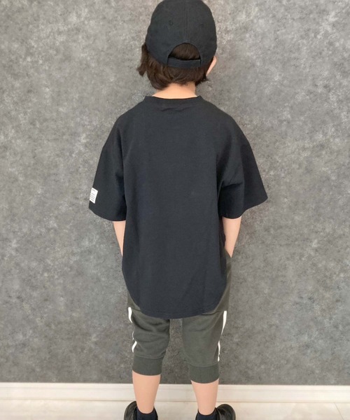 THE CASUAL(カジュアル)の「BIGシルエット 無地半袖ヘムT(Tシャツ/カットソー・キッズ・オフホワイト/ベージュ/ダークグリーン/杢グレー/チャコール/ブラック・160cm/140cm/120cm/150cm/130cm/110cm)」の20枚目の写真