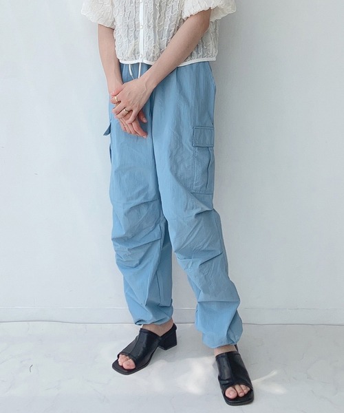 AS KNOW AS plus(アズノゥアズプラス)の「〇シャカナイロンミリタリーカーゴパンツ(カーゴパンツ・レディース・アイボリー/カーキ/サックスブルー/ブラック/グレー/ピンク・FREE)」の7枚目の写真