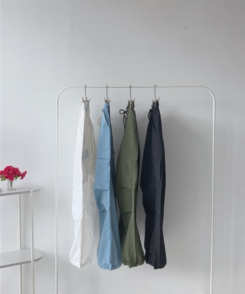 AS KNOW AS plus(アズノゥアズプラス)の「〇シャカナイロンミリタリーカーゴパンツ(カーゴパンツ・レディース・アイボリー/カーキ/サックスブルー/ブラック/グレー/ピンク・FREE)」の11枚目の写真