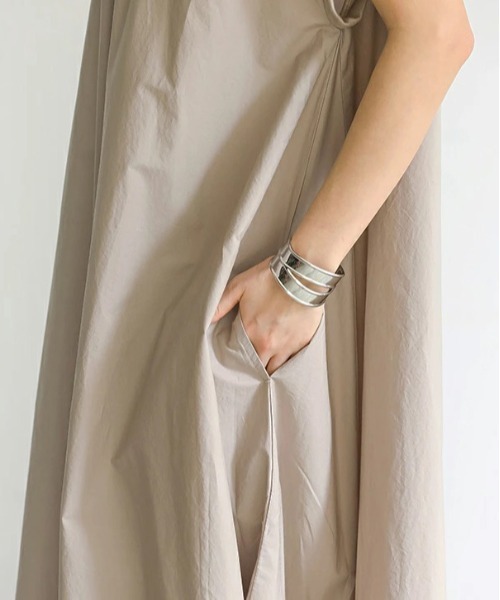 No one knows（ノーワンノーズ）の「リブ付きAラインフレンチスリーブワンピース（ワンピース・レディース・ブラック/ピンクベージュ/グレイッシュブルー・SHORT/LONG）」の11枚目の写真