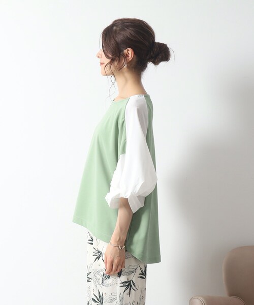 SHOO・LA・RUE（シューラルー）の「◆ボリューム袖が華奢見え。異素材ねじりトップス（Tシャツ/カットソー・レディース・ブラック系4/ライトグリーン系/ベージュ系その他7・00）」の13枚目の写真