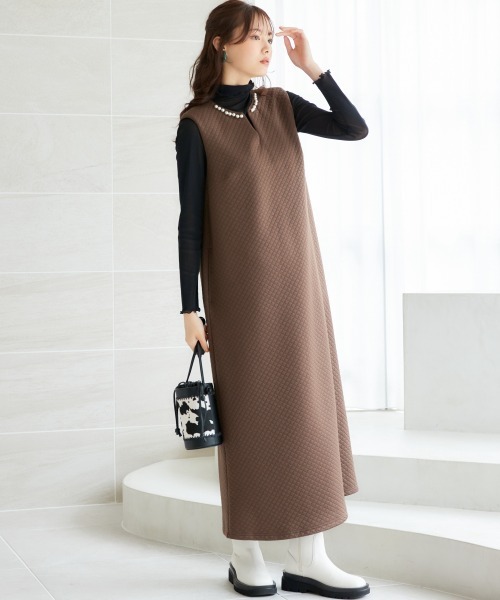 miclat（ミクラ）の「大きいサイズ　キーネックキルティングワンピース　miclat（ワンピース・レディース・ブラック/ブラウン・L/LL/3L/4L/5L）」の8枚目の写真