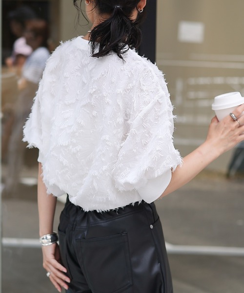 COLONY 2139（コロニートゥーワンスリーナイン）の「フリンジジャガードクルーネックパフスリーブプルオーバー（シャツ/ブラウス・レディース・オフホワイト/ブラック・FREE）」の16枚目の写真