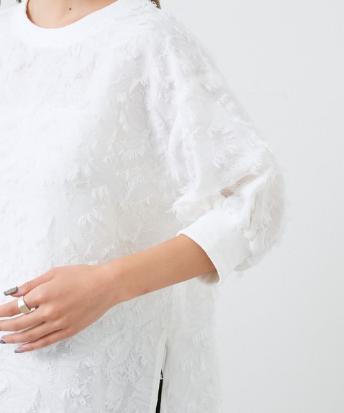 COLONY 2139（コロニートゥーワンスリーナイン）の「フリンジジャガードクルーネックパフスリーブプルオーバー（シャツ/ブラウス・レディース・オフホワイト/ブラック・FREE）」の4枚目の写真