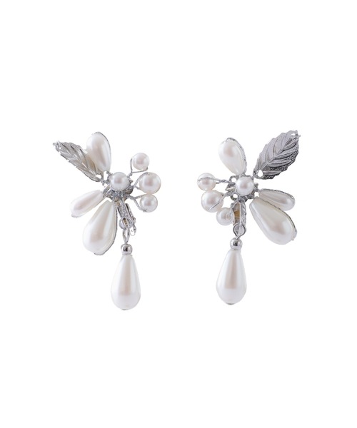 PourVous（プールヴー）の「リーフモチーフパールイヤリング 結婚式 同窓会 オケージョン 二次会（イヤリング・レディース・シルバー/ゴールド・FREE）」の5枚目の写真