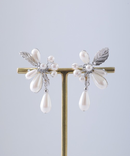 PourVous（プールヴー）の「リーフモチーフパールイヤリング 結婚式 同窓会 オケージョン 二次会（イヤリング・レディース・シルバー/ゴールド・FREE）」の10枚目の写真