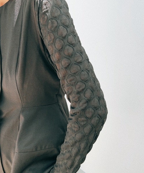 y/m by misato（イムバイミサト）の「ジオメトリックジャガードシアートップス（Tシャツ/カットソー・レディース・アイボリー/ブラック・FREE）」の21枚目の写真