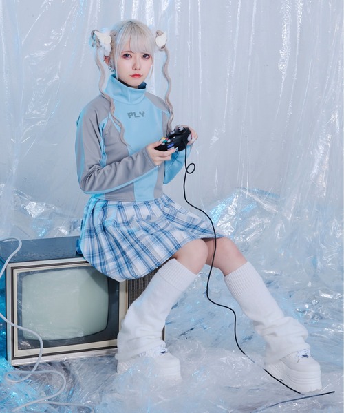 Pal elfy（パルエルフィー）の「ハイネックサイバージャージ（ジャージ