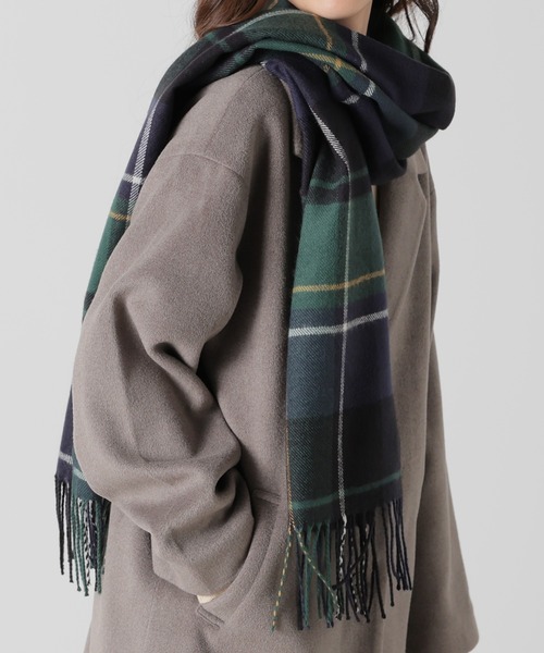 Honeys（ハニーズ）の「大きめチェック柄マフラー（マフラー・レディース・ピンク系その他2/ブルー系その他/グレー系その他2/グレー系その他/ベージュ系その他/サックスブルー系1/ネイビー系/サックスブルー系/ピンク系その他・FREE）」の6枚目の写真