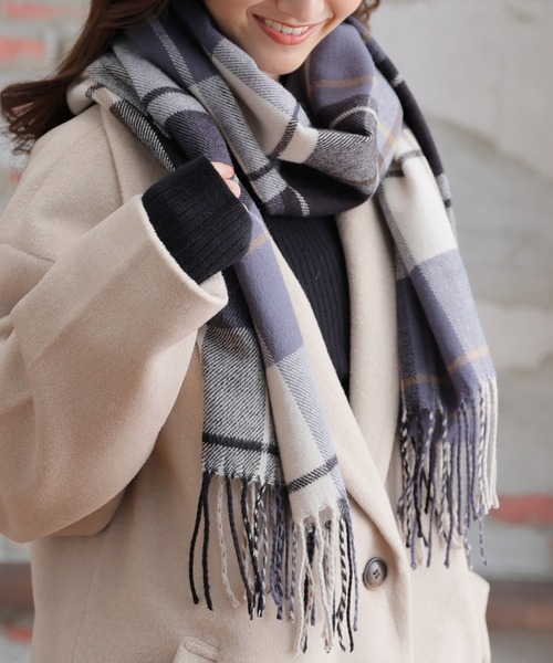 Honeys（ハニーズ）の「大きめチェック柄マフラー（マフラー・レディース・ピンク系その他2/ブルー系その他/グレー系その他2/グレー系その他/ベージュ系その他/サックスブルー系1/ネイビー系/サックスブルー系/ピンク系その他・FREE）」の5枚目の写真
