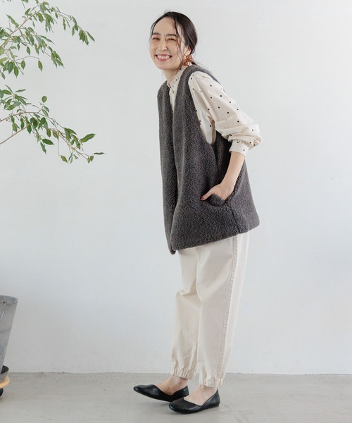 studio CLIP（スタディオクリップ）の「アソートファーベスト（ベスト・レディース・ライトグレー/ベージュ/モカ/スモーク・FREE）」の13枚目の写真