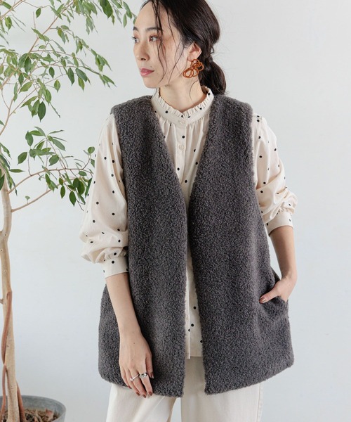 studio CLIP（スタディオクリップ）の「アソートファーベスト（ベスト・レディース・ライトグレー/ベージュ/モカ/スモーク・FREE）」の17枚目の写真