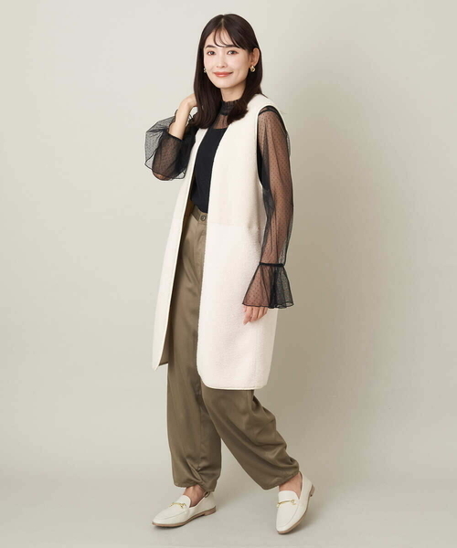 a.v.v(アーヴェヴェ)の「フェイクボアロングジレ(ベスト・レディース・アイボリー/ブラック・38/36/40)」の11枚目の写真