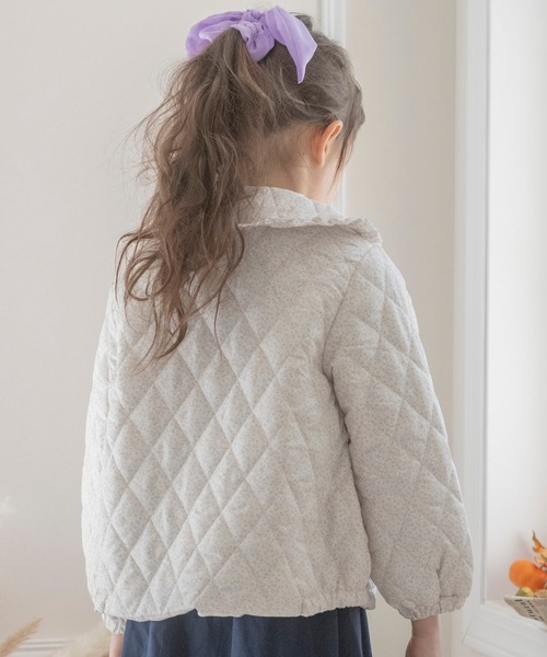 Catherine Cottage（キャサリンコテージ）の「小花柄キルトジャケット（その他アウター・キッズ・ベージュ/ライラック・160/110/120/140/130/150）」の6枚目の写真