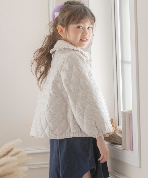 Catherine Cottage（キャサリンコテージ）の「小花柄キルトジャケット（その他アウター・キッズ・ベージュ/ライラック・160/110/120/140/130/150）」の3枚目の写真