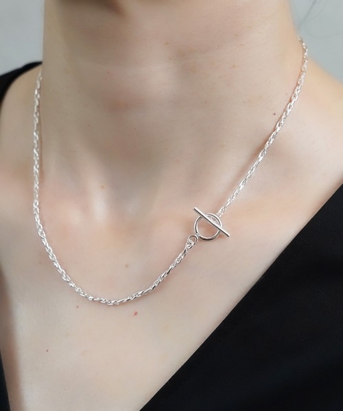 ISOLATION（アイソレーション）の「【ISOLATION / アイソレーション】SV925 TWIST CHAIN NECKLACE S / ツイストチェーン マンテルネックレス シルバー925（ネックレス・レディース・シルバー/シルバー×ゴールド・45cm/40cm）」の15枚目の写真